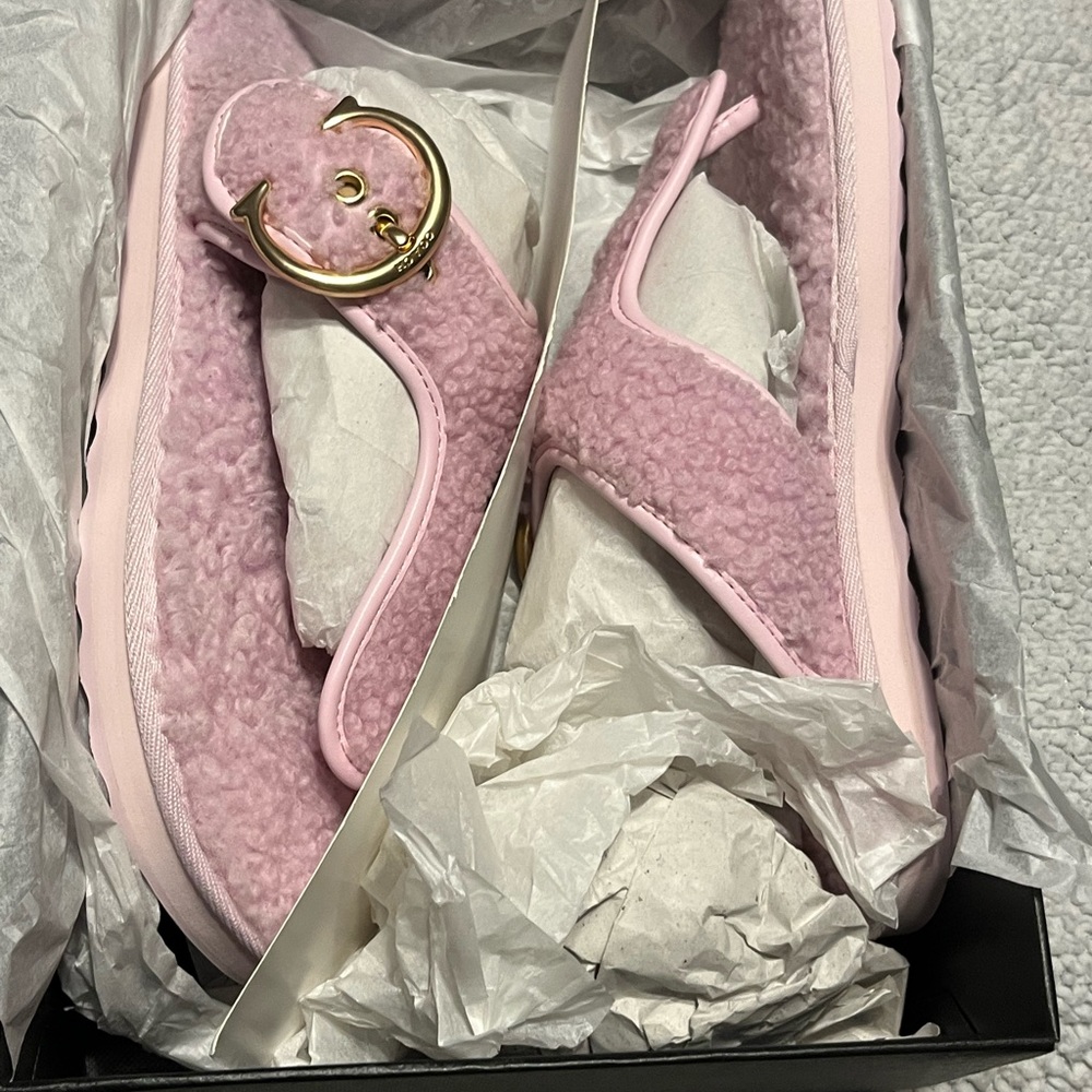 Coach Hollie flip flops